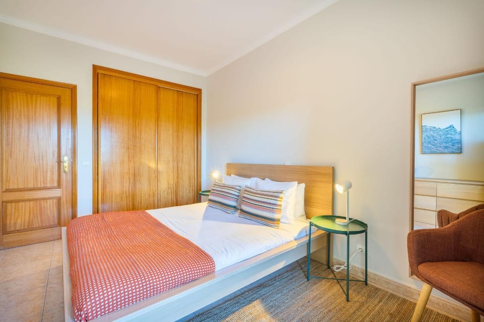 Bed, Photo of the whole room, Bedroom, wardrobe