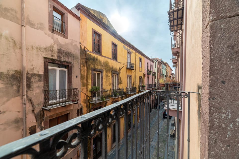 Property building, Day, Neighbourhood, View (from property/room), Balcony/Terrace, City view, Street view