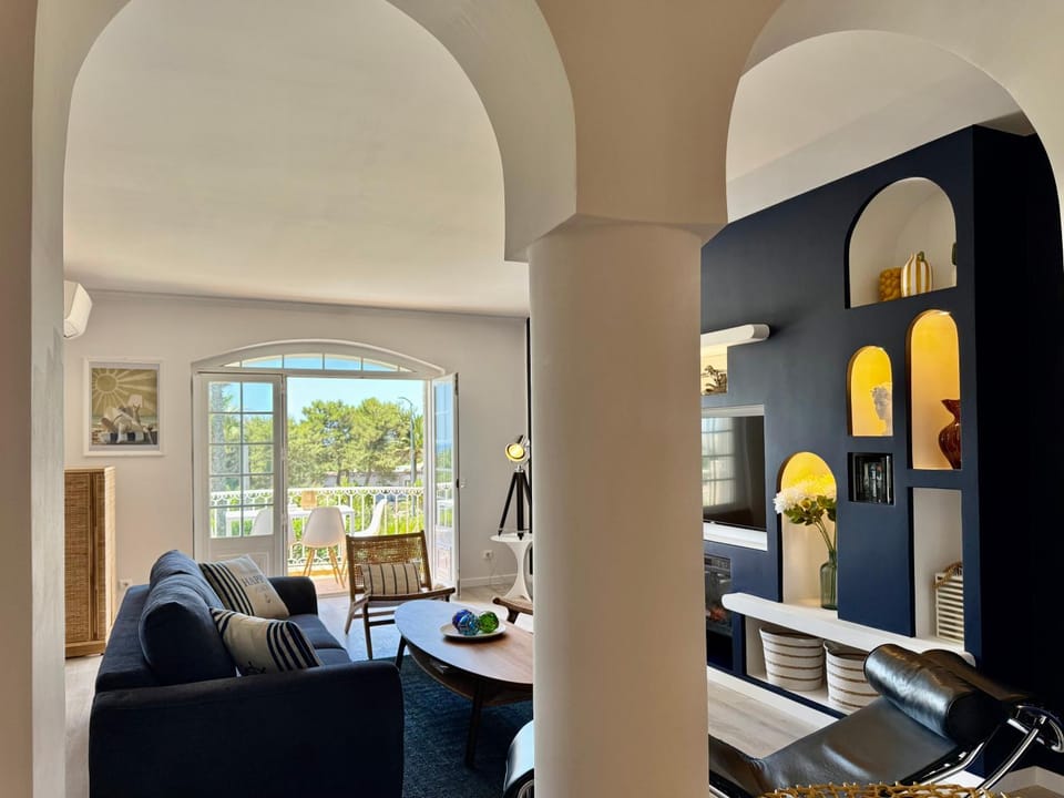 TV and multimedia, Living room, Seating area