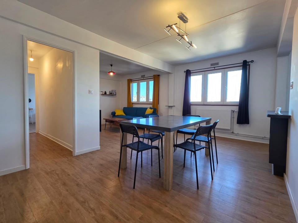 Living room, Seating area, Dining area