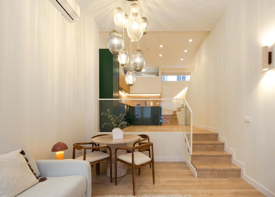 Optimum Triana Duplex Suites Apartment in Seville