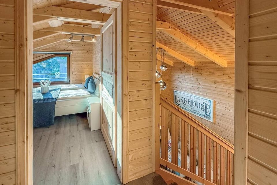 Wellness-Chalet am Badesee für bis zu 10 Personen Villa in Ahrweiler