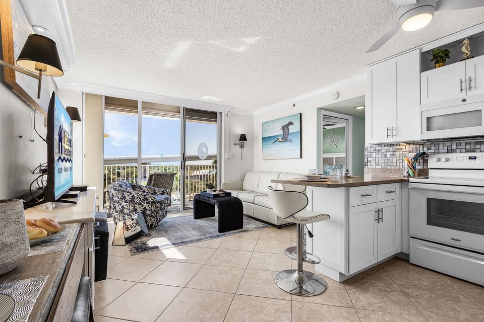 Coastal Bliss with Gulfside Charm - Your Perfect FMB Escape Awaits! - Beach Haven House in Bonita Springs