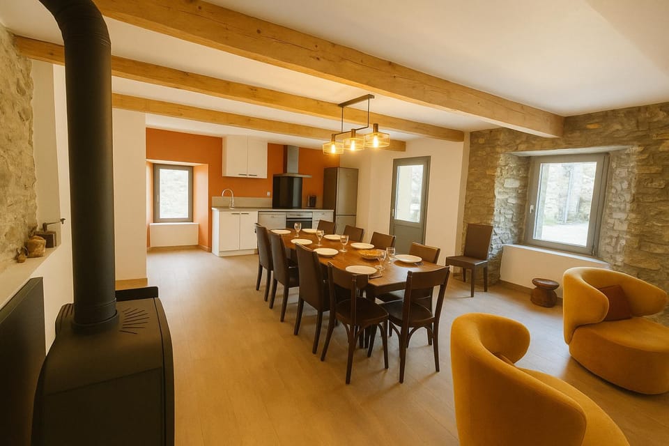 Dining area, kitchen