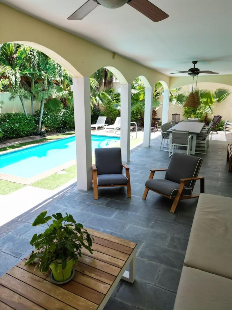 Merlot Villas Aruba private pool from Palm Beach House in Noord