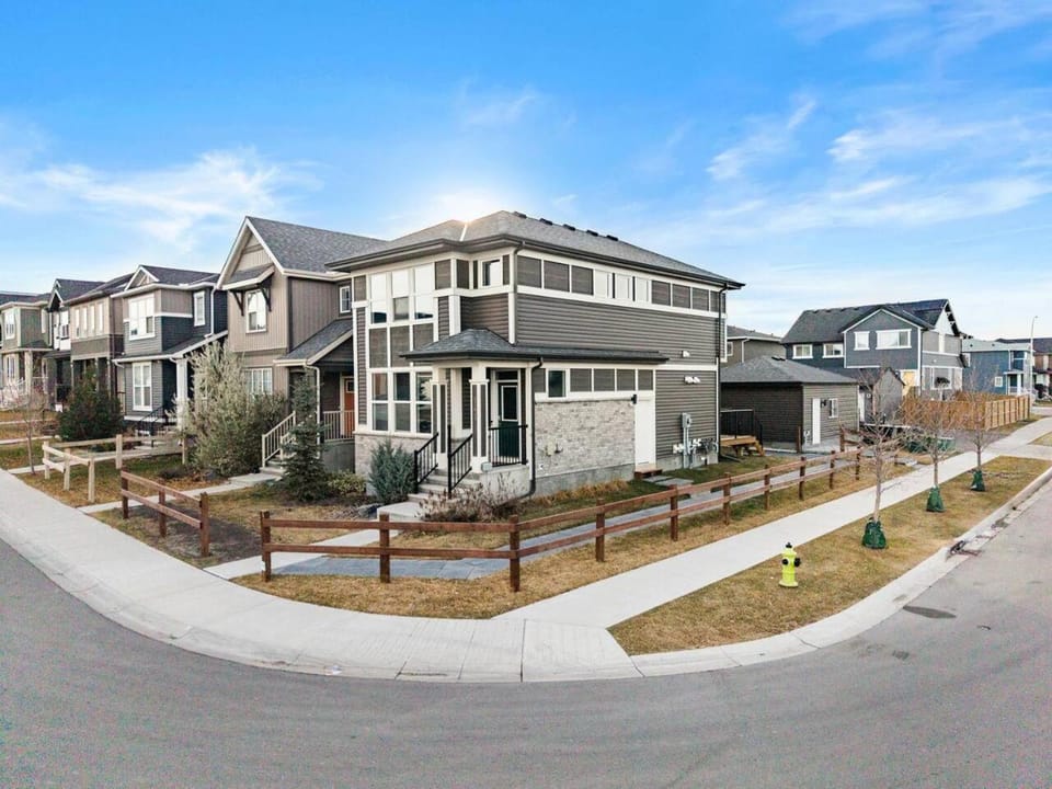 Modern Suburban Retreat in Ambleton Stylish Comfort Near Parks and Trails House in Calgary