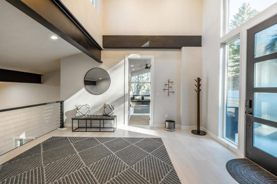 Park City Ski Base 7BR Hot Tub Views House in Summit Park