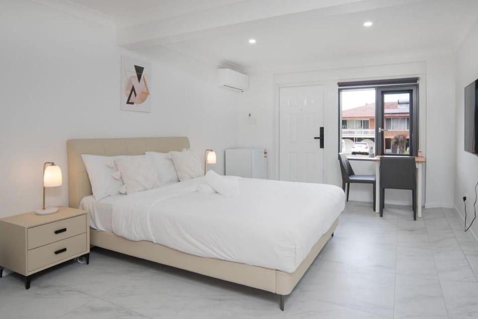 Self-Contained Unit Perfect for Solo or Couple Travelers House in Brisbane