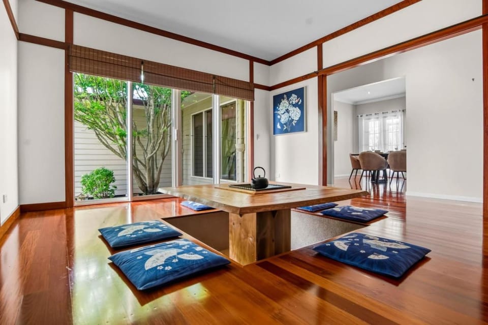Zen-Inspired Hinoki Bath, Tatami and Washitsu Room House in Tamborine Mountain