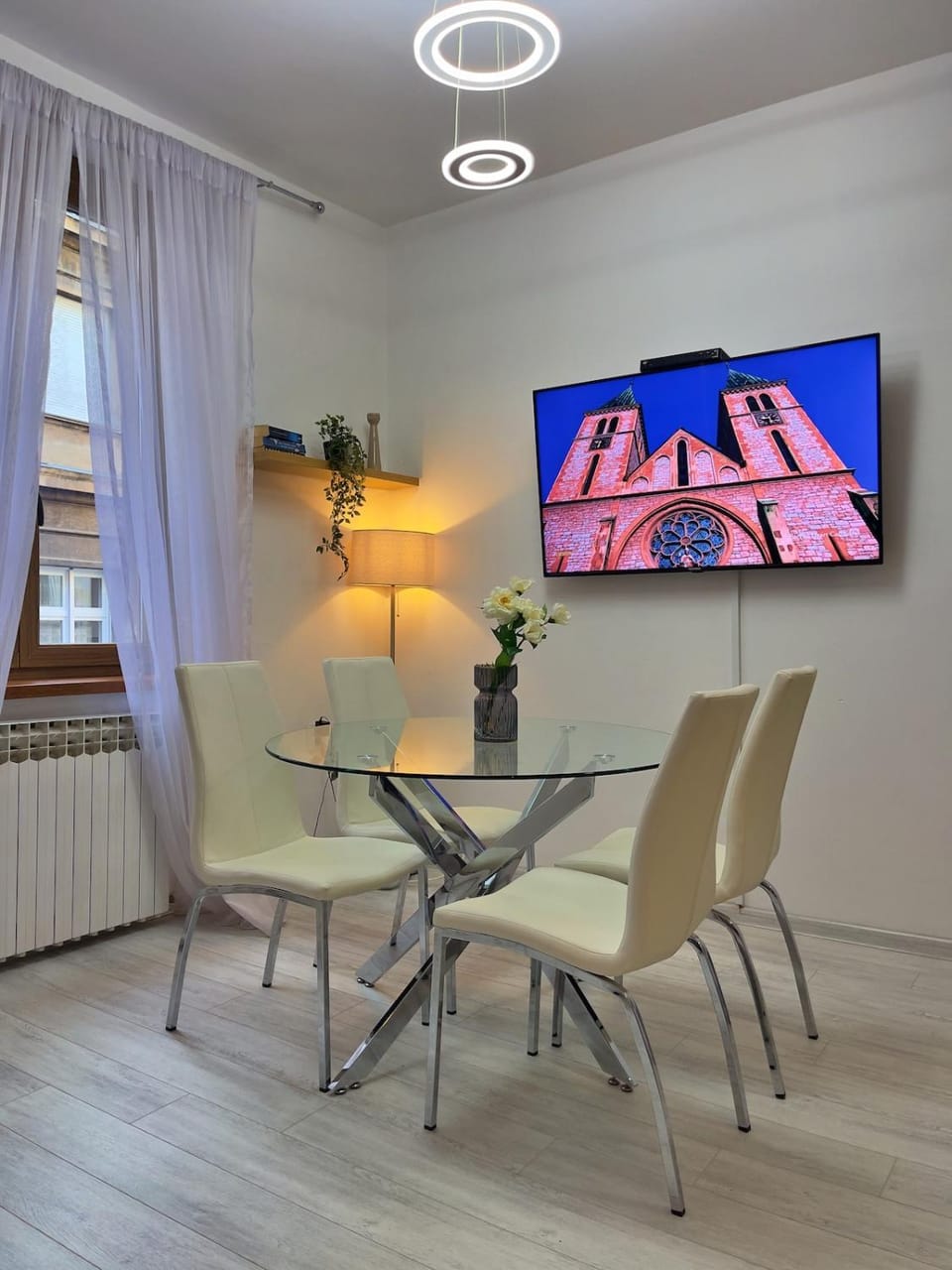TV and multimedia, Dining area