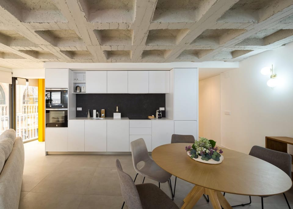 Kitchen or kitchenette, Living room, oven, stove