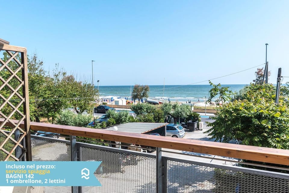 Appartamento a Senigallia in Lungomare Da Vinci - SE006 Apartment in Marche