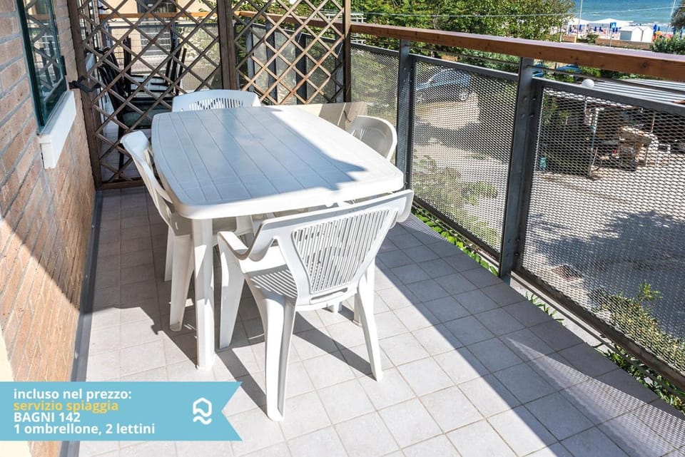 Appartamento a Senigallia in Lungomare Da Vinci - SE006 Apartment in Marche