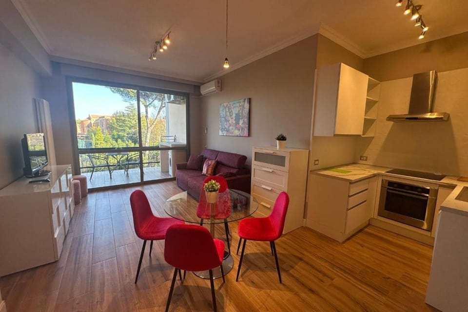 Kitchen or kitchenette, Living room, Dining area
