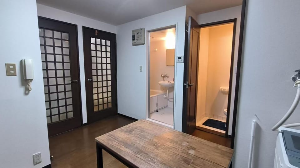 Shinjuku 2bed rooms sunny apart ment#2室1厅阳光公寓#高速无限制网路2X2 Apartment in Shinjuku