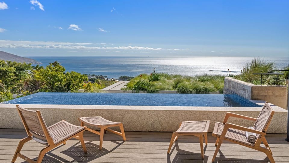 Intaba - Luxury Penthouse with mountain access Apartment in Camps Bay