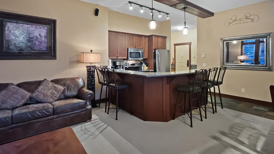 Stonegate Resort Unit C403 Apartment in British Columbia