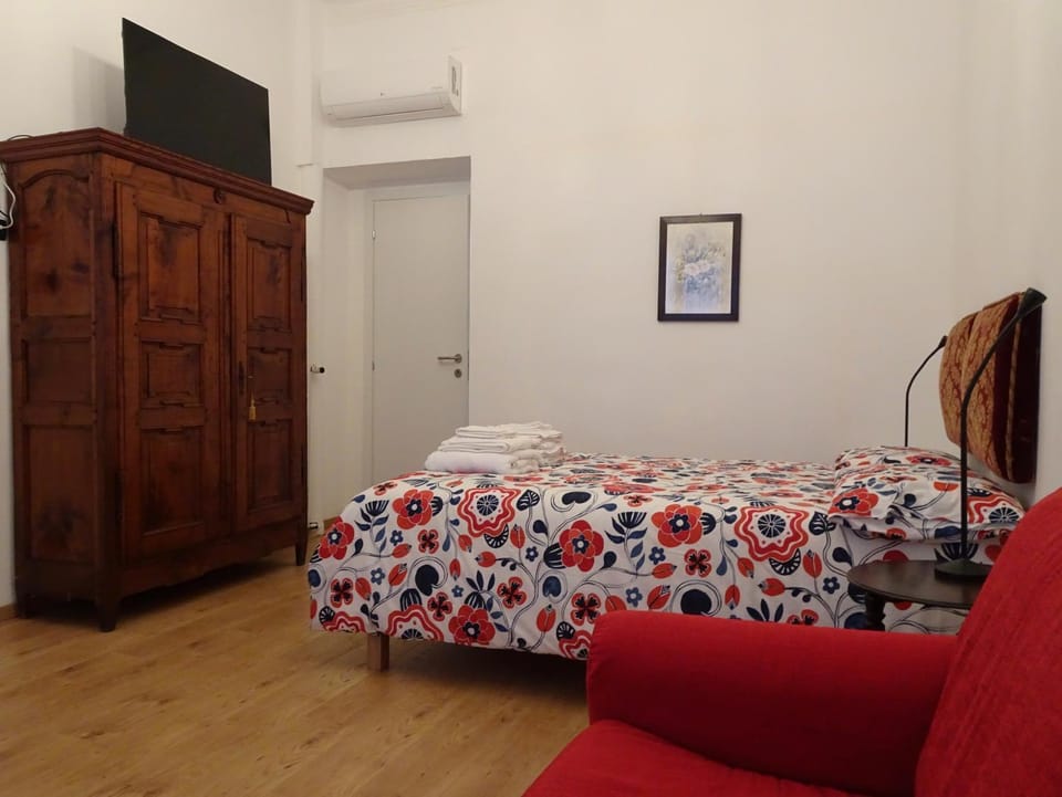 TV and multimedia, Bedroom, wardrobe