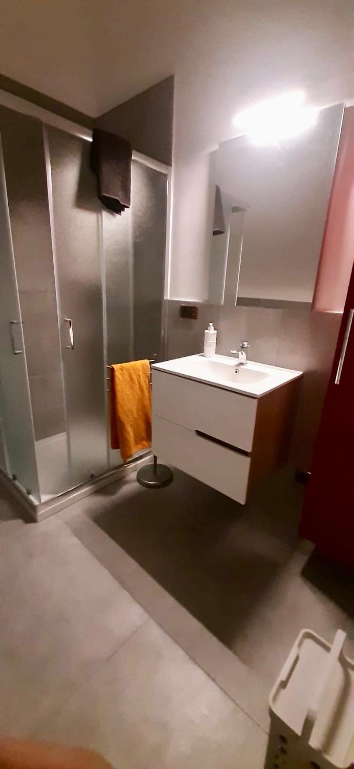 Shower, Bathroom