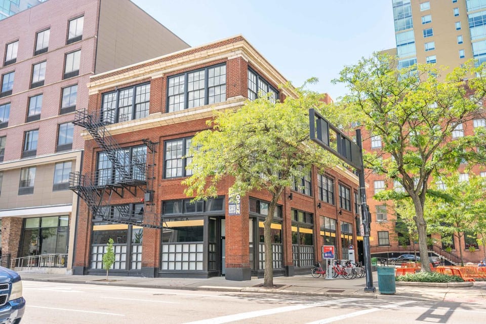 The 333 Suites 204 - Stay for 2 Apartment in Cincinnati