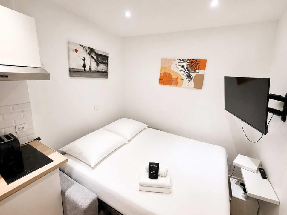 Studio cosy rue du faubourg saint denis paris 10 Apartment in Paris
