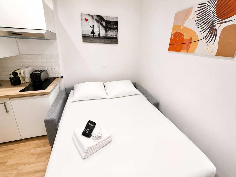 Studio cosy rue du faubourg saint denis paris 10 Apartment in Paris
