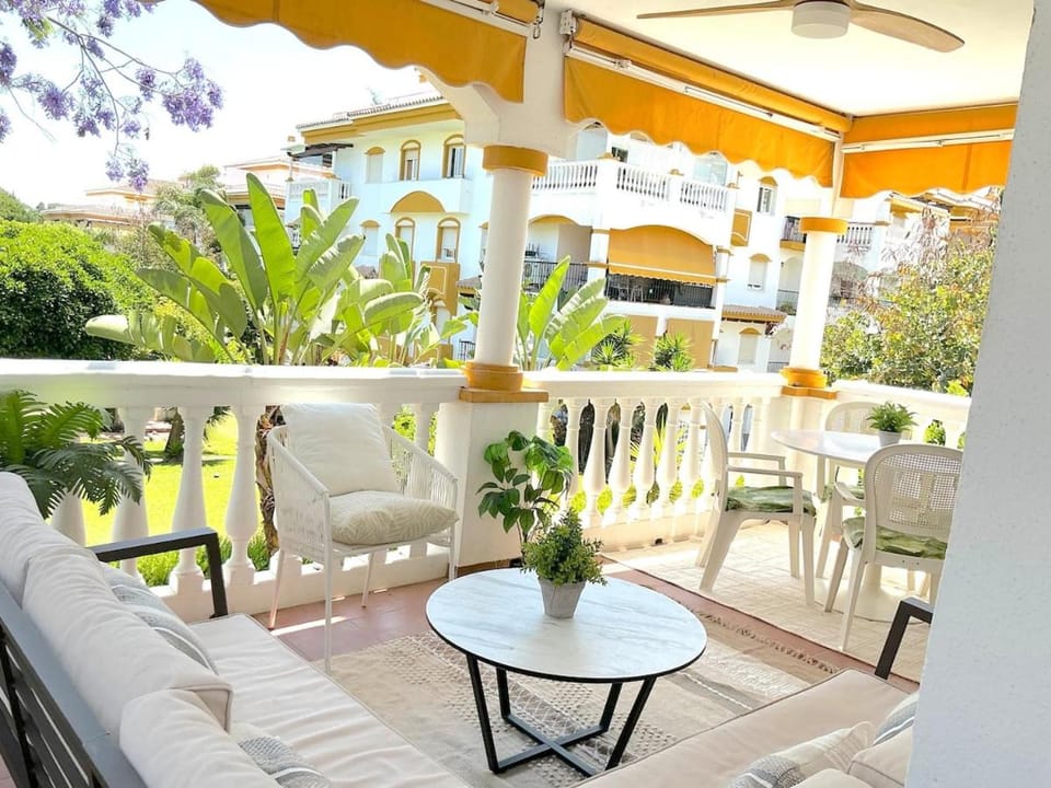 Balcony/Terrace, Garden view