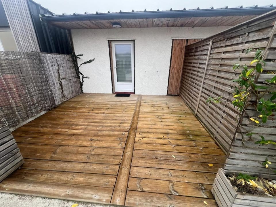 Property building, Balcony/Terrace