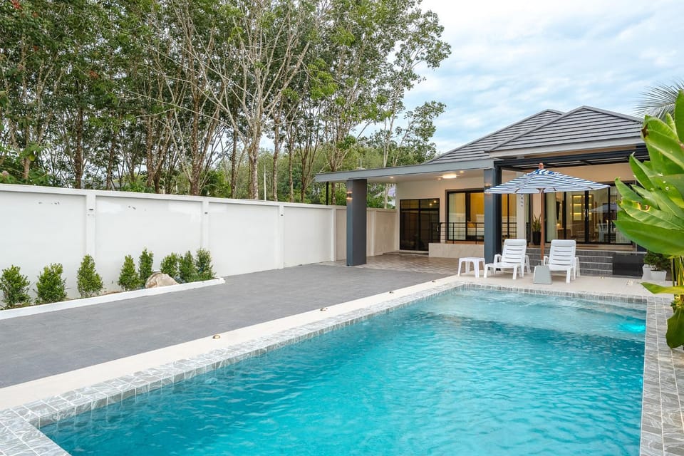 Pool view, Swimming pool