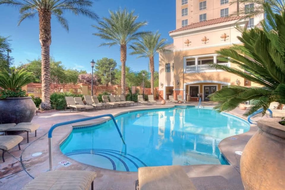 Wyndham Grand Desert- 2BR- Apartment with resort Access House in Las Vegas Strip