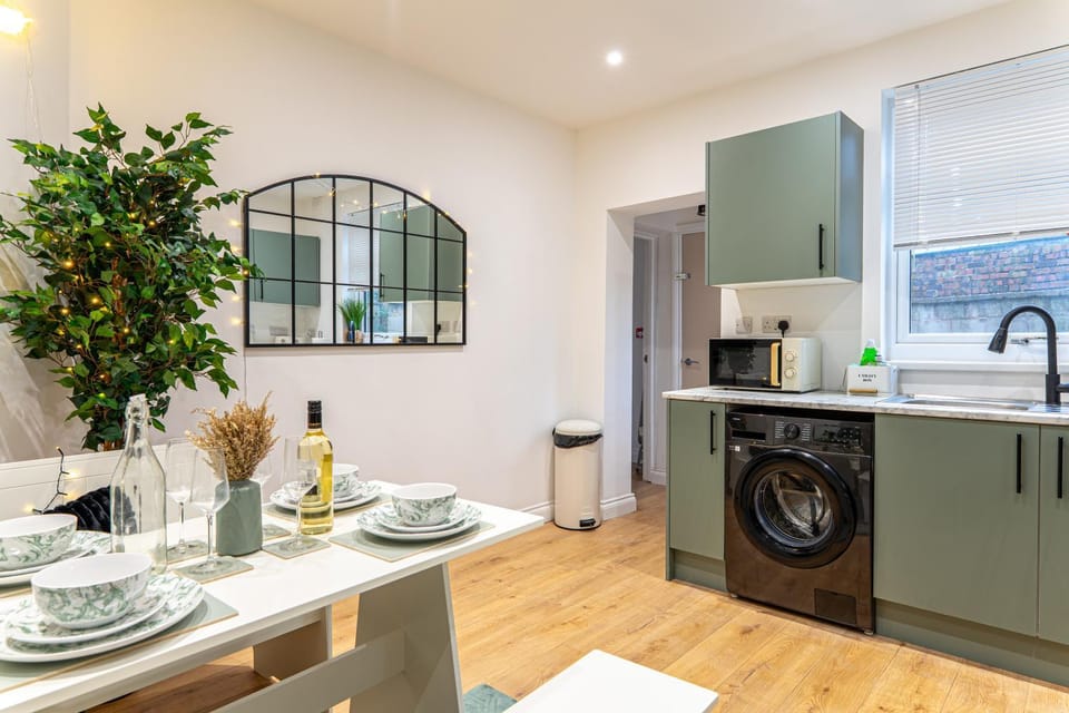 TV and multimedia, Kitchen or kitchenette, Dining area, pet friendly, stove, washing machine
