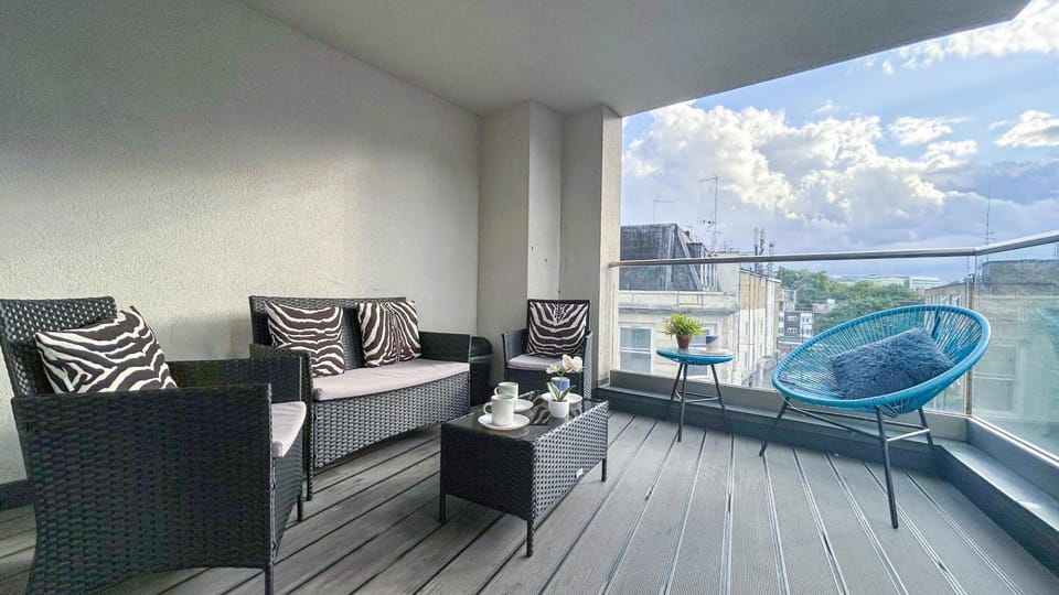 Property building, Day, View (from property/room), Balcony/Terrace, Seating area, internet