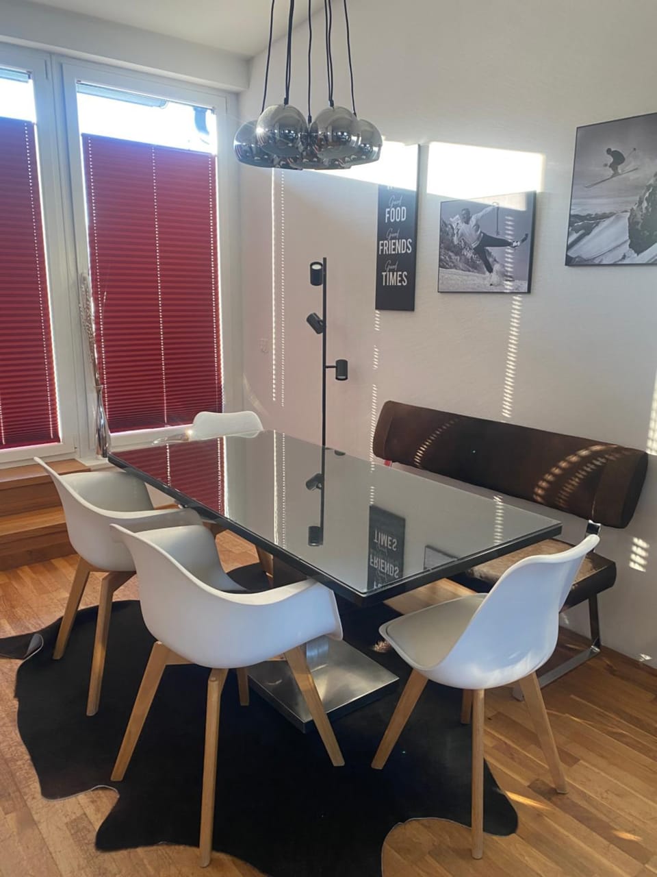 Seating area, Dining area