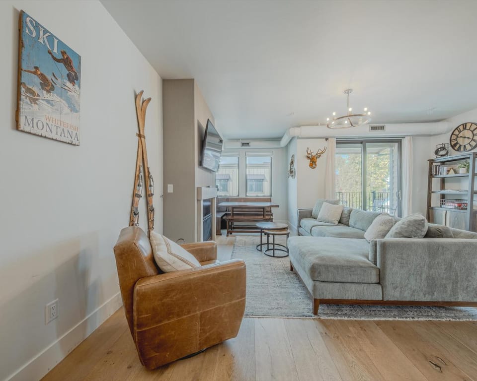 Whitefish Loft Downtown Condo for 6 House in Whitefish