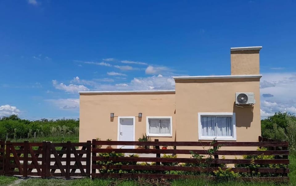 Los Cardales Casa Quinta con Pileta House in Corrientes Province, Argentina