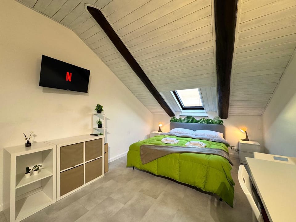 Bed, TV and multimedia, Bedroom, heating, locker, towels, wardrobe, air conditioner