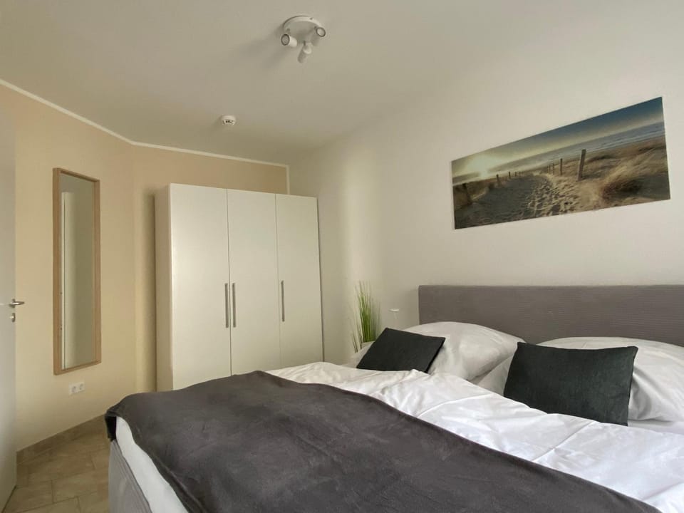 Bed, Bedroom, wardrobe
