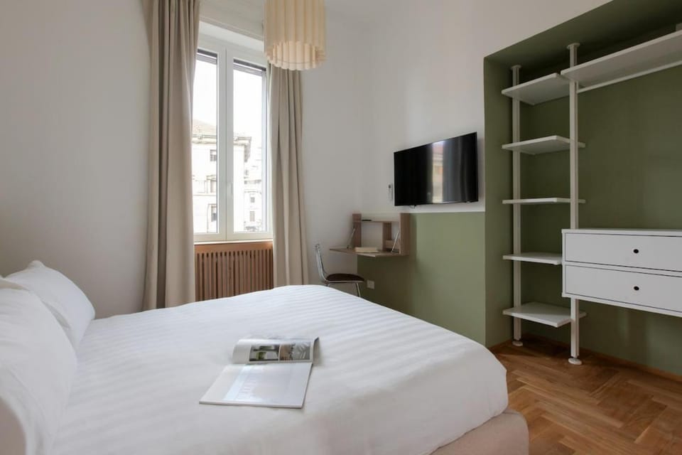 Bed, TV and multimedia, Photo of the whole room, Bedroom, wardrobe