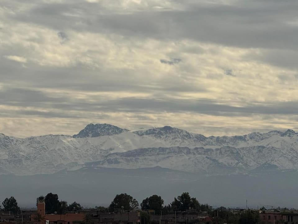 Stylish Atlas Golf Resort Getaway - Free Breakfast, Rooftop Patio, Pool, Views Apartment in Marrakesh