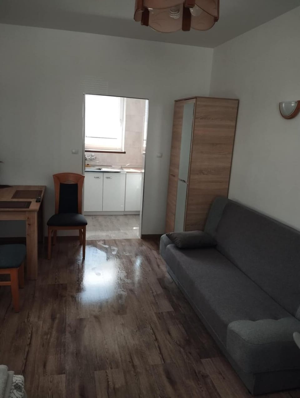 Apartament Wiosenny Biały Domek Apartment in Wroclaw