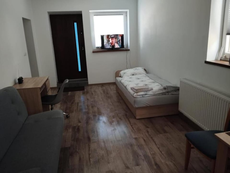 Apartament Wiosenny Biały Domek Apartment in Wroclaw