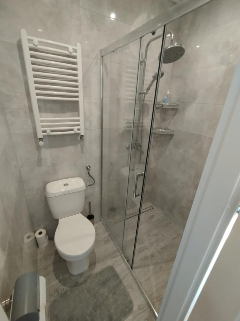 Apartament Wiosenny Biały Domek Apartment in Wroclaw