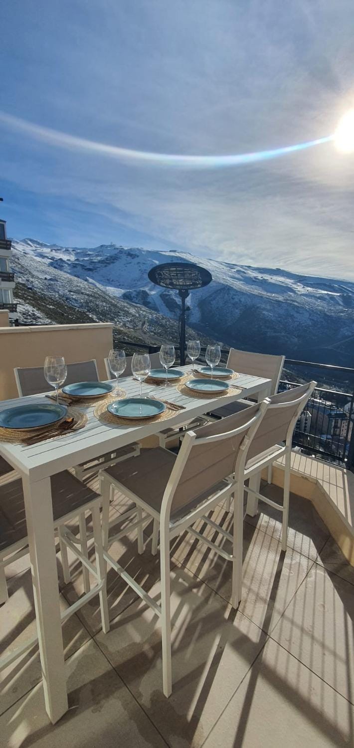 View (from property/room), Balcony/Terrace, Mountain view