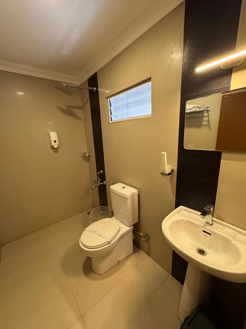 Ceylon Bake House Woodland Junction Ernakulam Hotel in Kochi