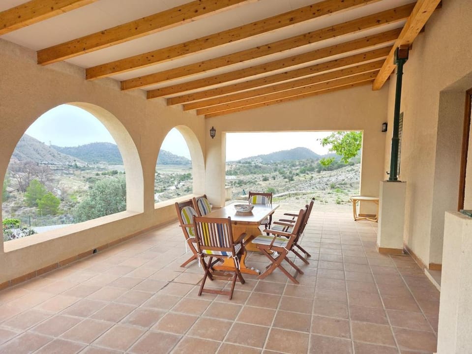 Patio, Natural landscape, Balcony/Terrace, Seating area, Mountain view