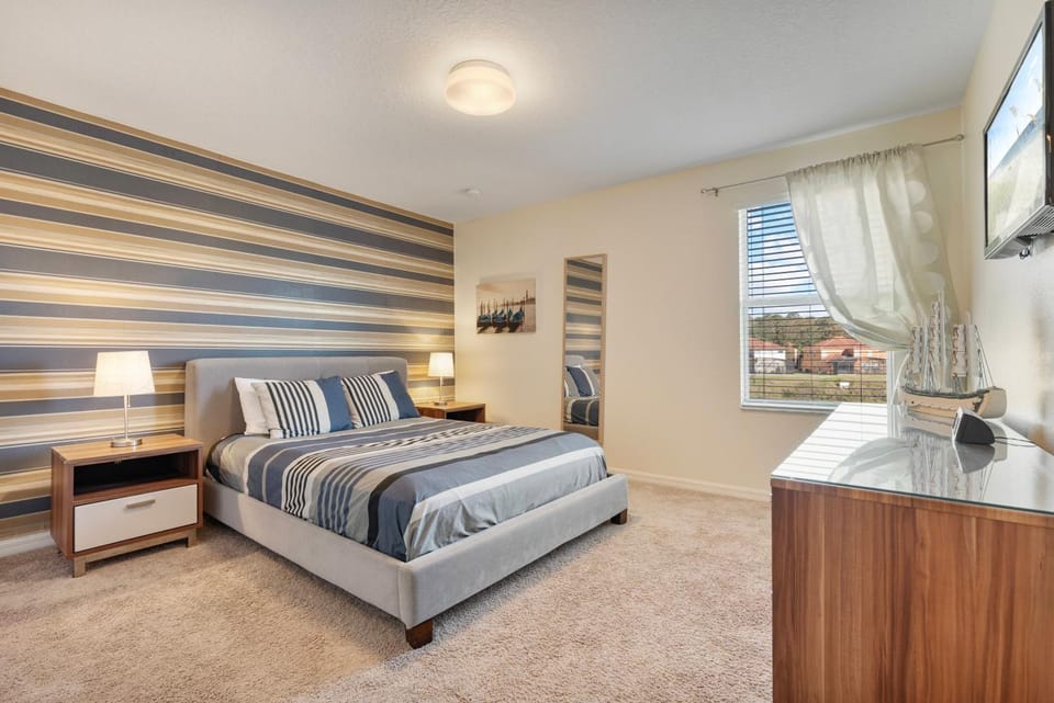 Bed, TV and multimedia, Other, Photo of the whole room, Bedroom