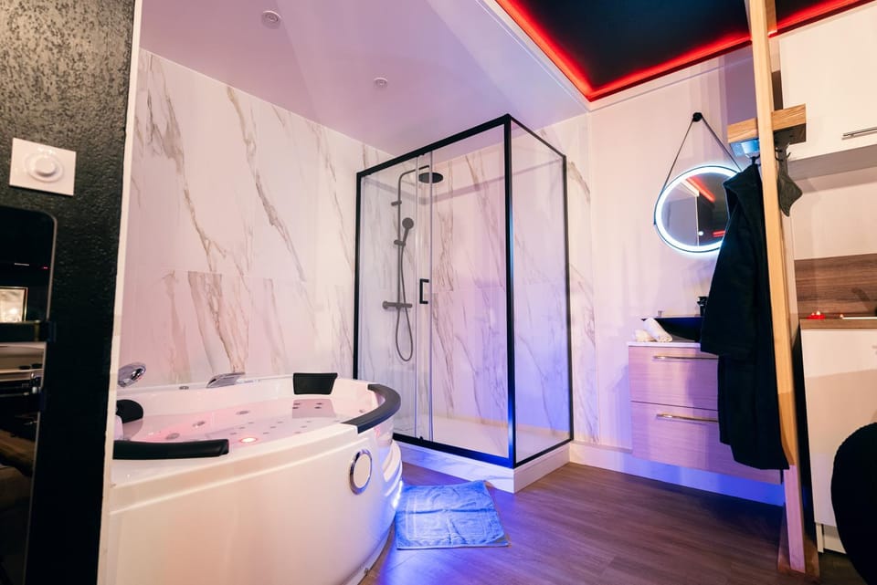 Hot Tub, Bathroom, Spa and wellness centre/facilities, Bedroom, Bath
