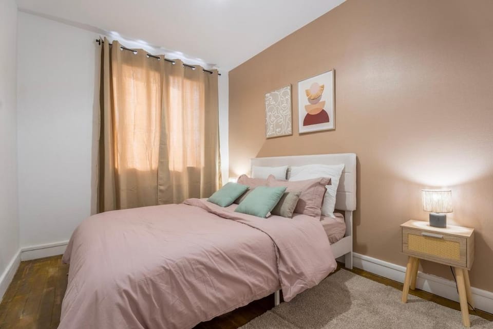 Le Verdoyant Netflix Grand balcon Padel Apartment in Villeurbanne