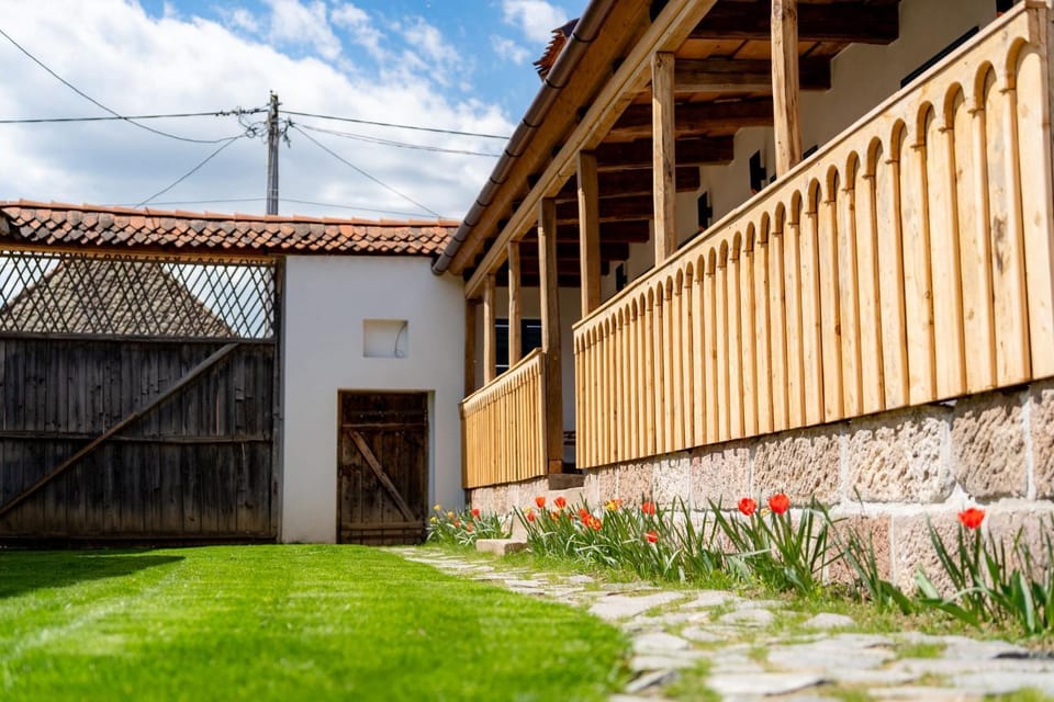 Property building, Spring, Day, Garden, Garden view