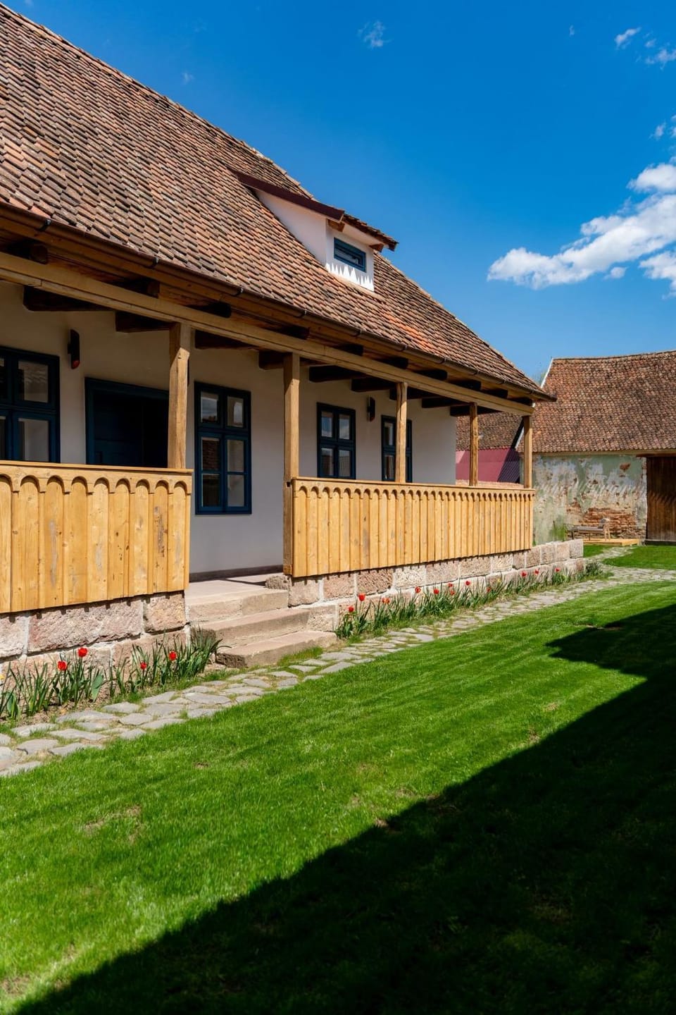 Property building, Spring, Day, Garden, Garden view